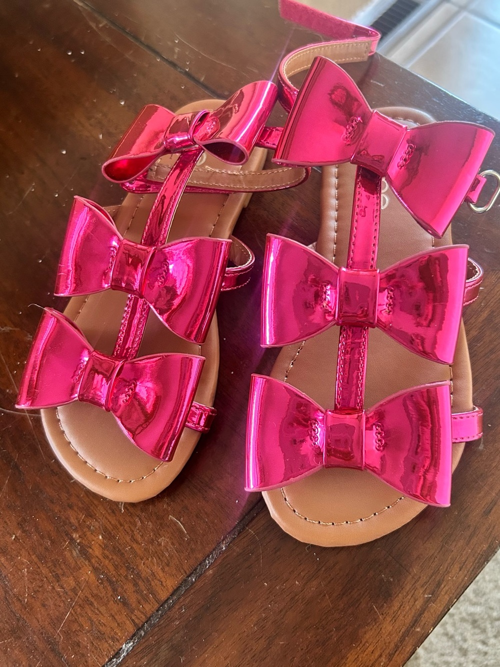 New size 12 Little girl bebe Metallic Pink Bow Sandals